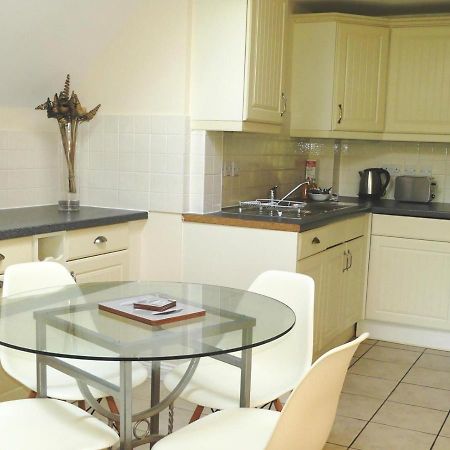 Basingstoke Apartments - Westlands House, City Centre, Home-From-Home מראה חיצוני תמונה