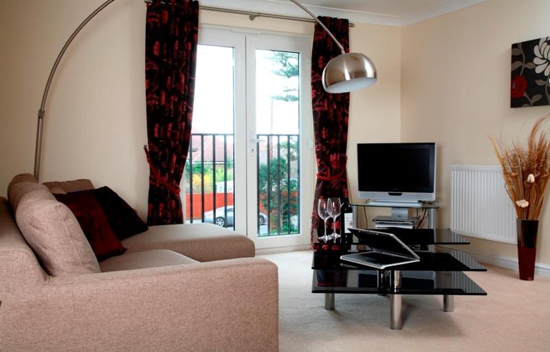 Basingstoke Apartments - Westlands House, City Centre, Home-From-Home מראה חיצוני תמונה