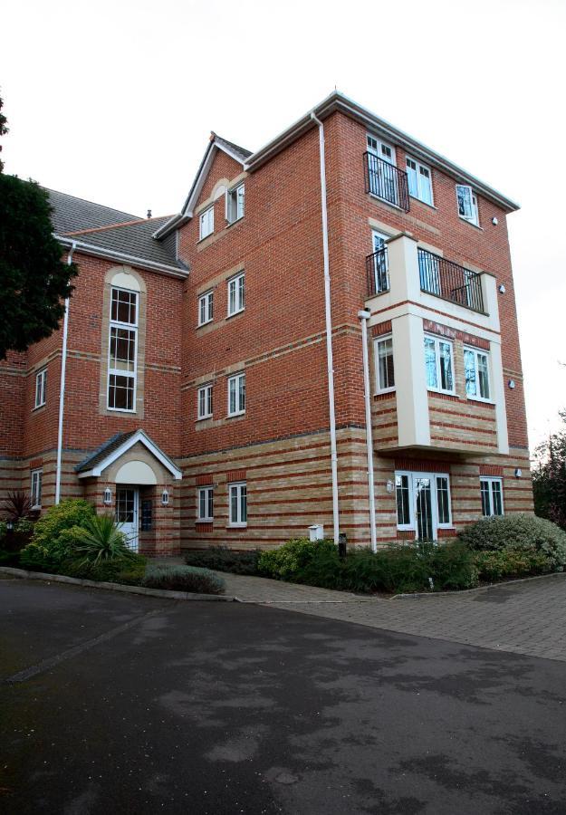 Basingstoke Apartments - Westlands House, City Centre, Home-From-Home מראה חיצוני תמונה