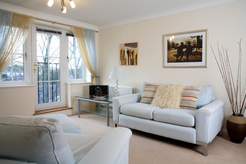 Basingstoke Apartments - Westlands House, City Centre, Home-From-Home מראה חיצוני תמונה